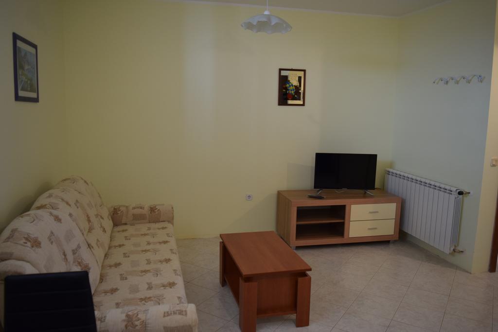 Apartment Vera Stinjan Bagian luar foto