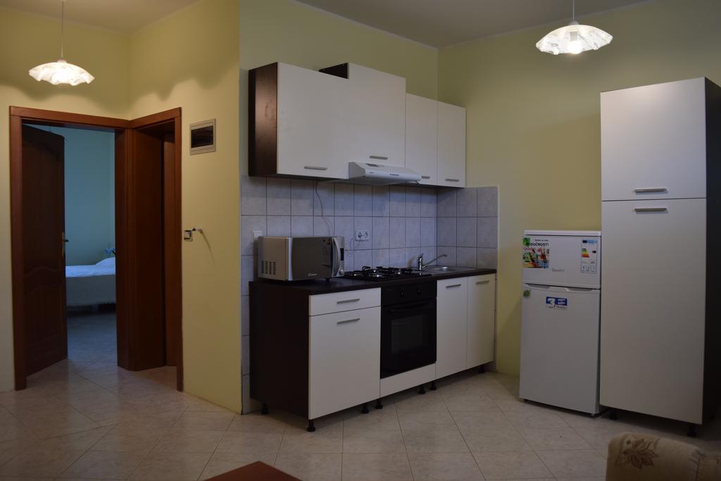 Apartment Vera Stinjan Bagian luar foto