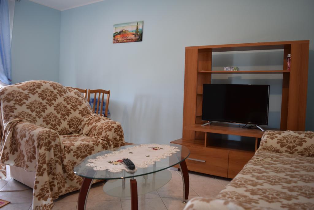Apartment Vera Stinjan Bagian luar foto